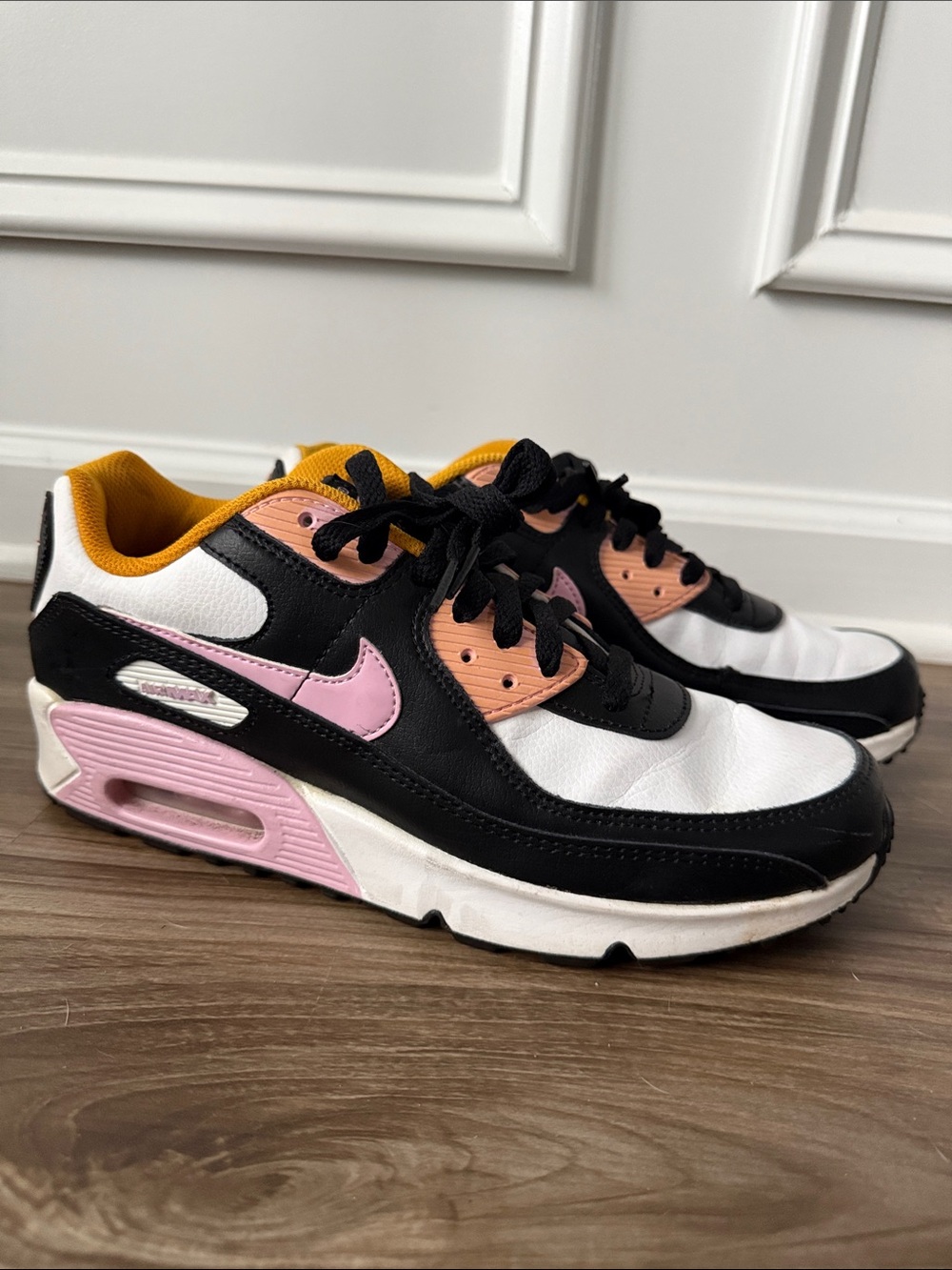 Nike Air Max 90 Pink & Black Sneakers Shoes 7Y Eur 40